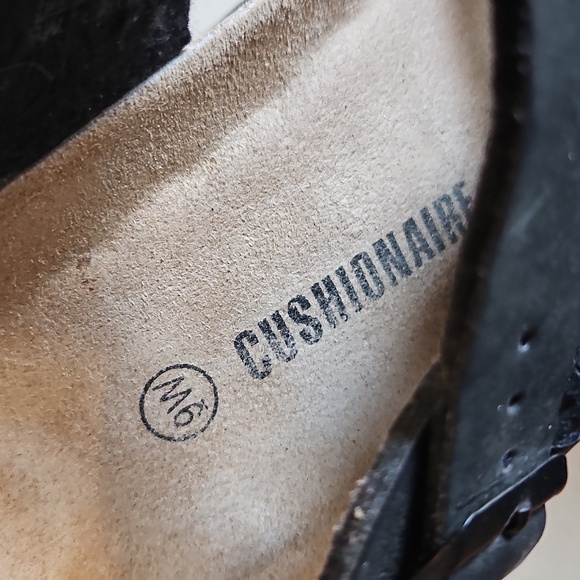 Cushionaire Black Thong Sandals - Picture 4 of 11